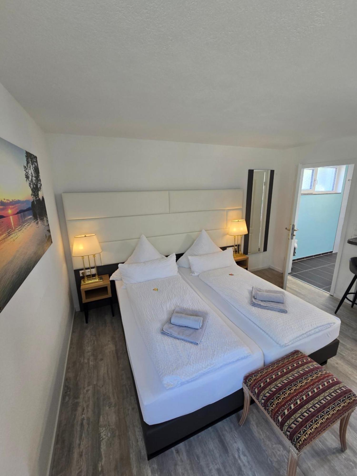 Bodensee Sunshine Zimmer & Apts. Uhldingen-Muehlhofen Exterior photo
